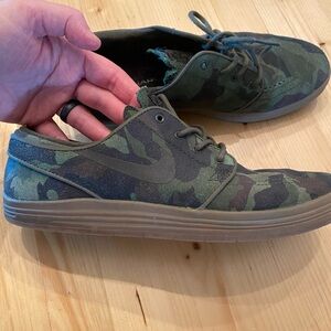 Nike Men's Camouflage Sneakers